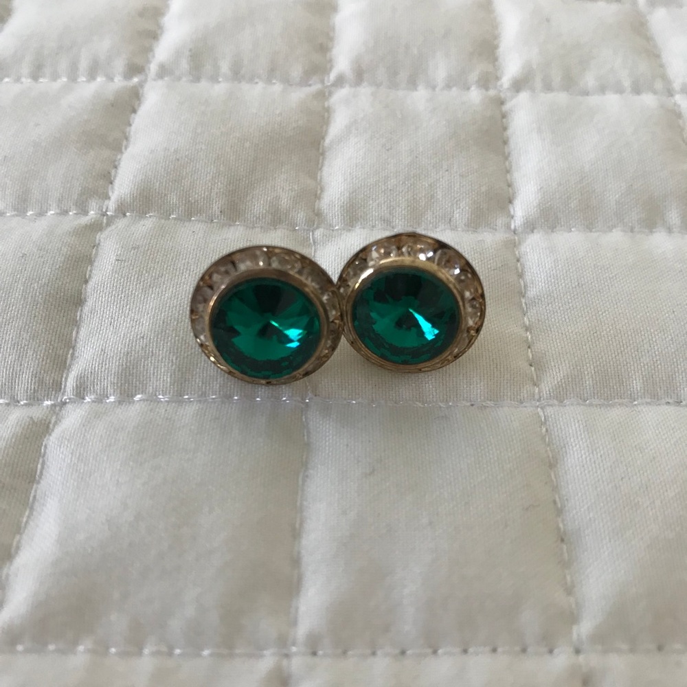 Green and gold earring